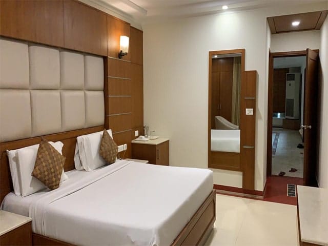 Deluxe Room at Taj Bhoomi by Jivana